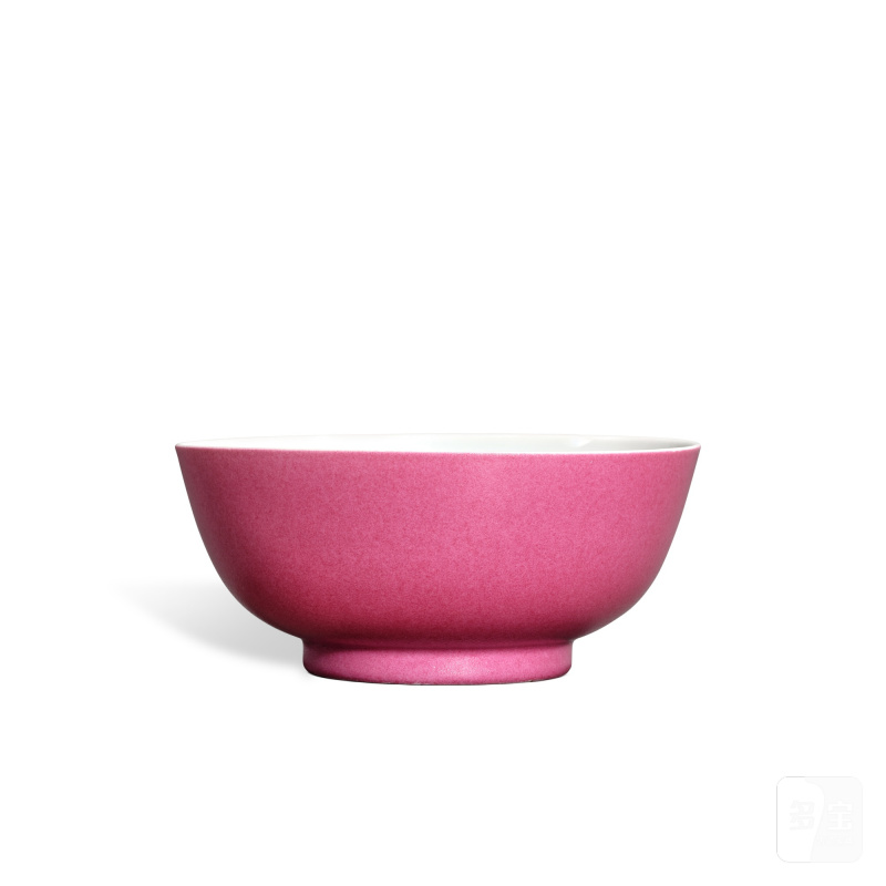 A ruby-red-glazed bowl, Qing dynasty, 18th century | 清十八世紀 胭脂紅釉盌 - 图2